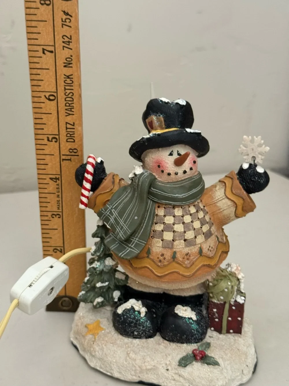 Vintage CRAZY MOUNTAIN Lighted Snowman Christmas Resin‎ Figurine Decor